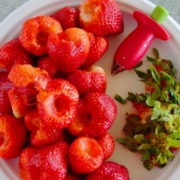 Red Strawberry Huller Strawberry Top Leaf Remover Tomato Stalks Fruit Knife Stem Remover Portable
