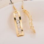 Gold Colors Hanging Earings Fashion Earrings